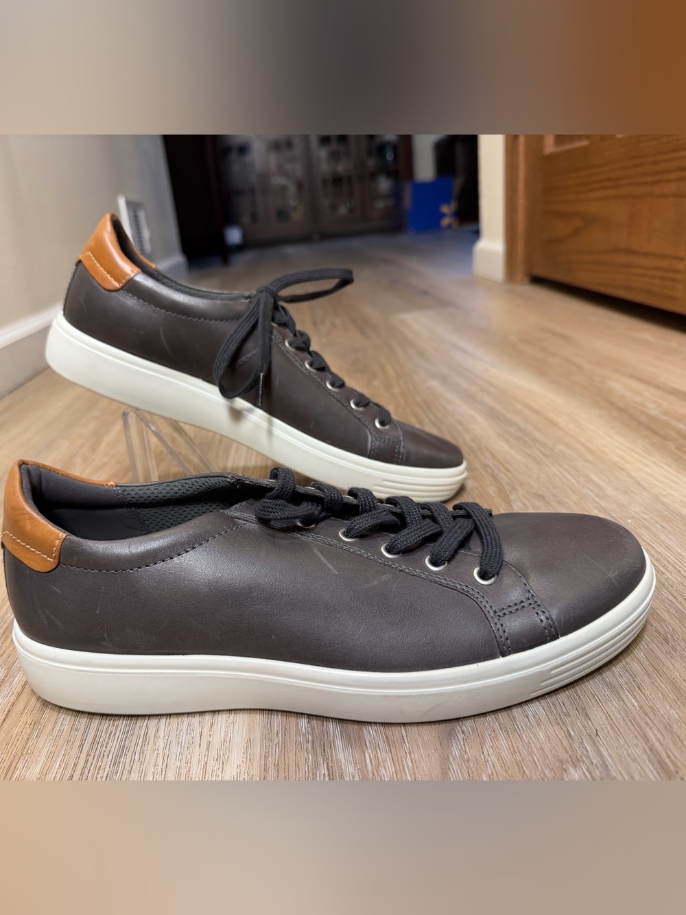 ECCO Kyle Men’s Leather Sneakers Size 9.5 Charcoal Beige EU 43 New